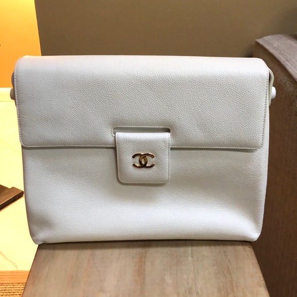 CHANEL Handbags - ⬇️ CHANEL white caviar leather shoulder bag